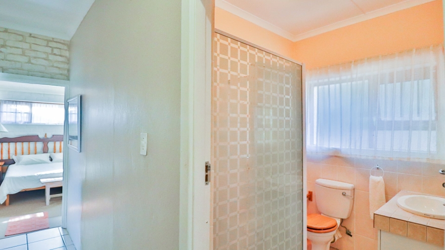 4 Bedroom Property for Sale in Stilbaai Oos Western Cape